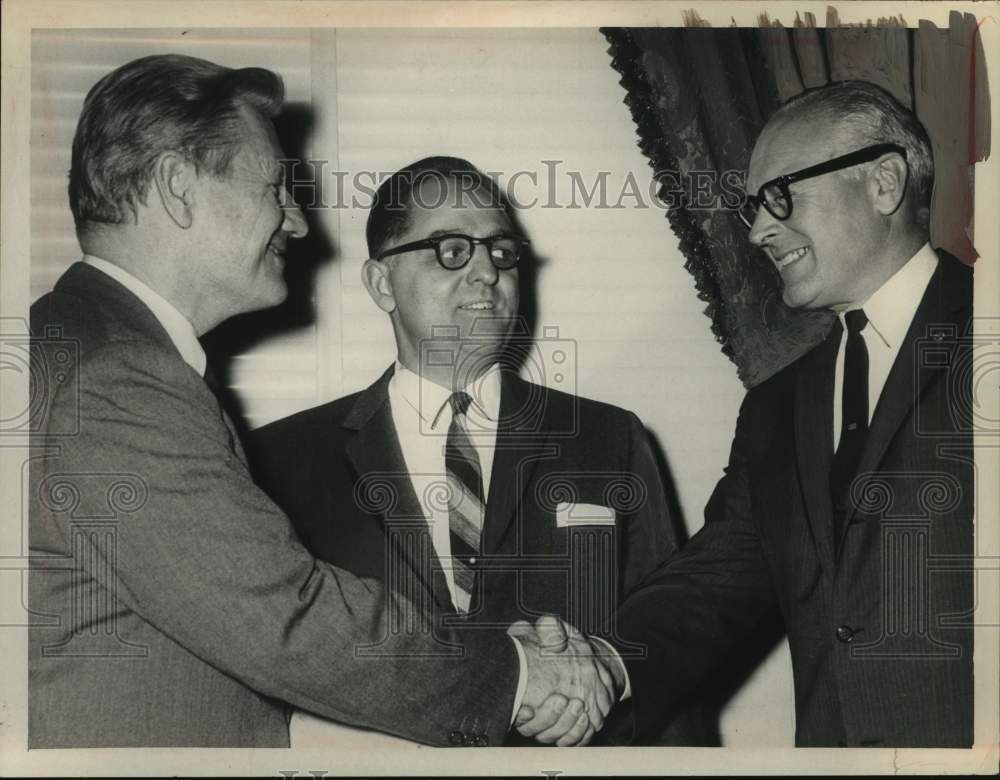 1964 Press Photo New York Governor Rockefeller with Albany Lions Club members
