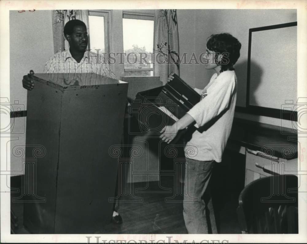 1973 Press Photo Schenectady, New York Community Action Program relocates