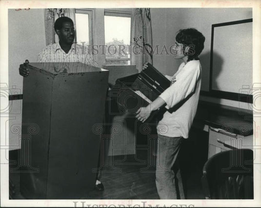 1973 Press Photo Schenectady, New York Community Action Program relocates