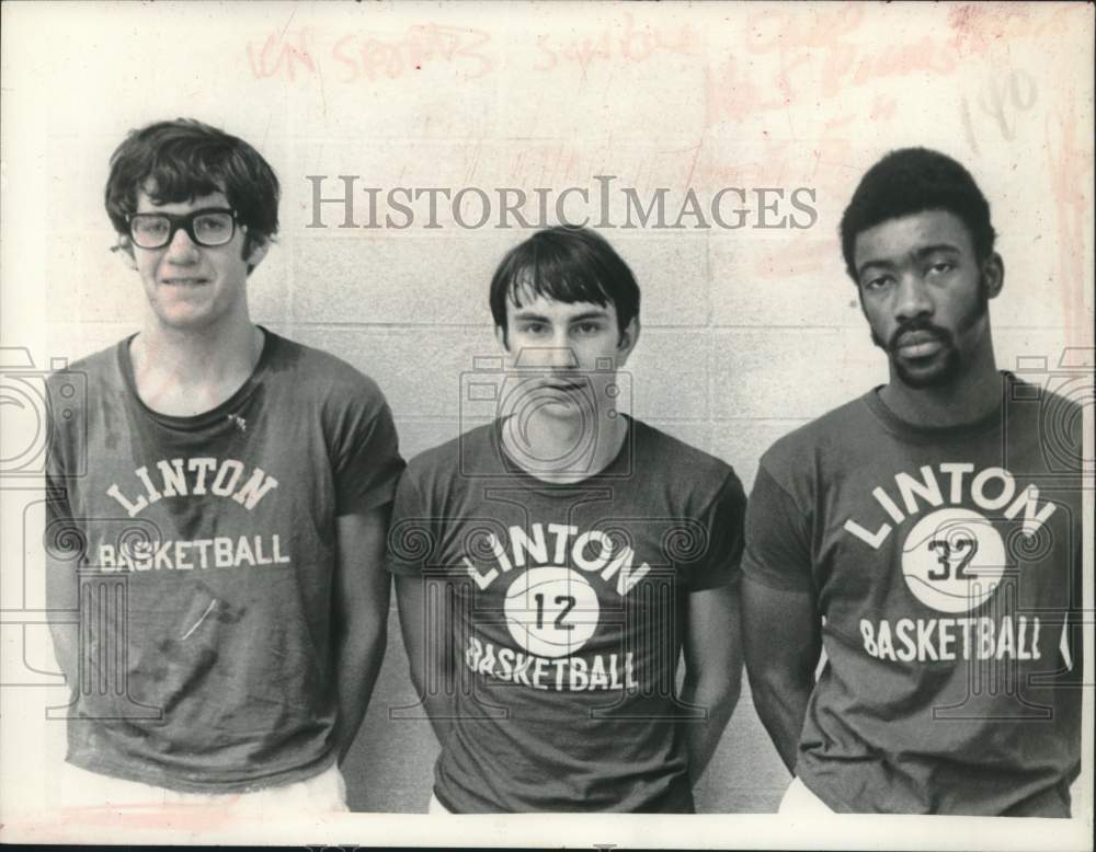 1973 Press Photo Linton High School basketball team members, Albany, New York- Historic Images