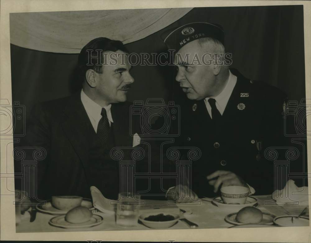 1945 Press Photo New York Governor Thomas Dewey with Ed Scheiberling - tua17263