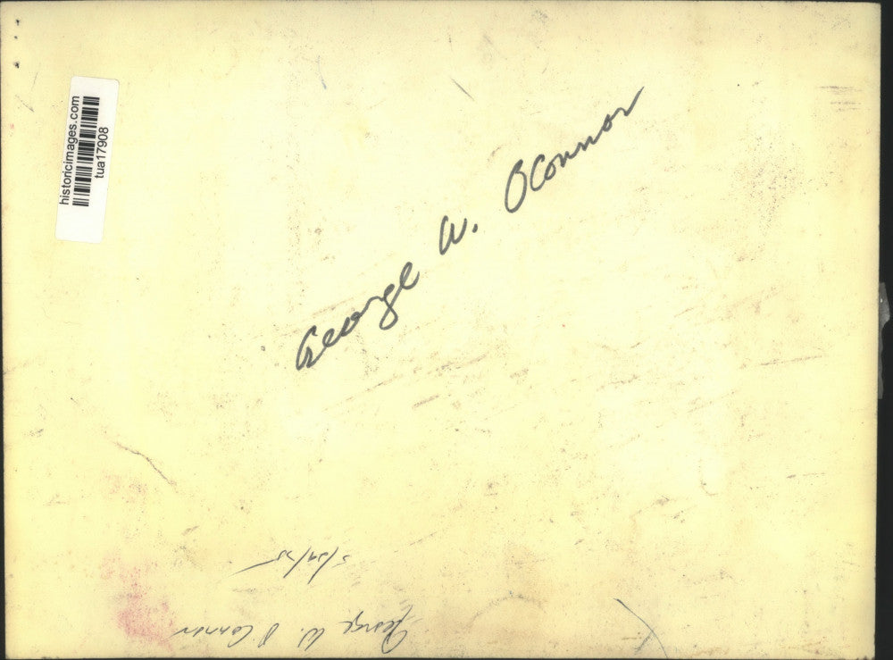 1975 Press Photo George W. O'Connor speaking in microphone - tua17908