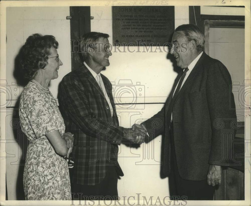 Load image into Gallery viewer, 1969 Press Photo Mr. and Mrs. Clarence H. Williams with John S Williams, Sr
