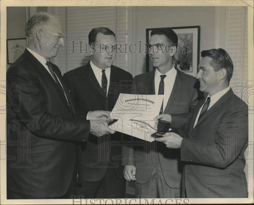 1966 Press Photo Joseph O'Leary awarded gold medal in New York - tua19468