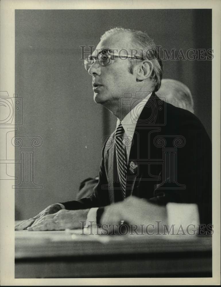 1973 Press Photo Carl Touhey sits at a table with others - tua20374