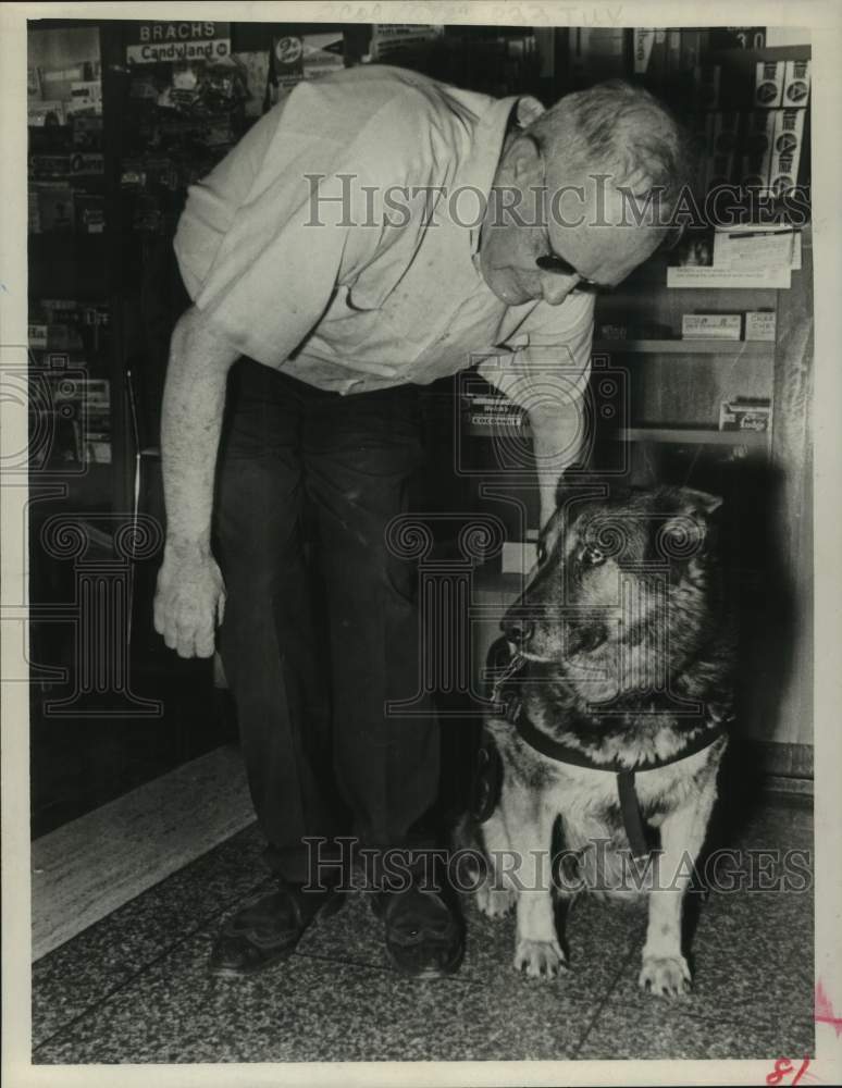 1969 Press Photo Keith Ameden and Christie, his seeing eye dog - tua20445