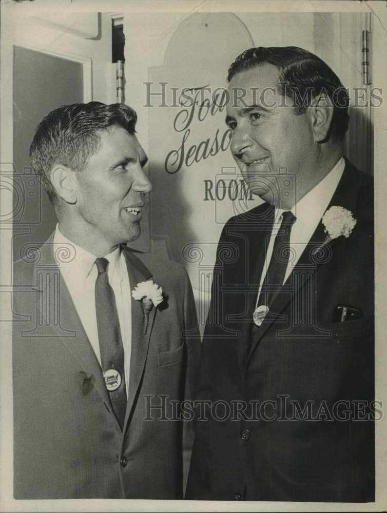 Load image into Gallery viewer, 1968 Press Photo John E Livingstone and Oren Lee Staley, at Farmer's Meeting
