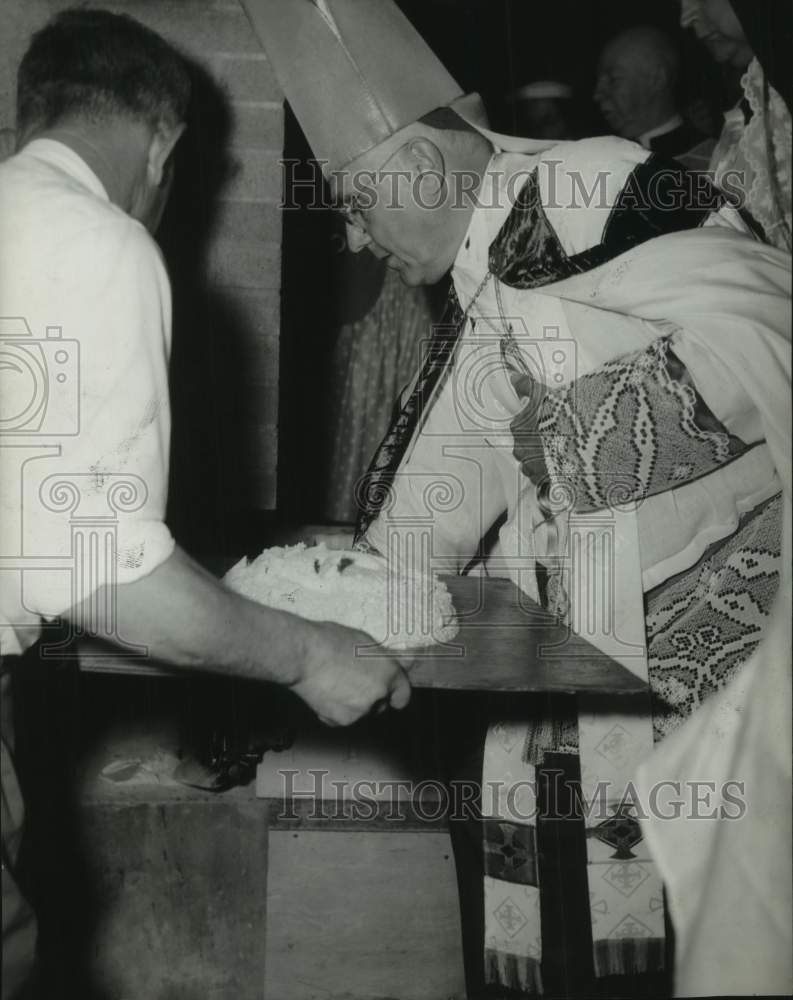 Load image into Gallery viewer, 1956 Press Photo Most Reverend William A. Scully, Albany, New York - tua20706
