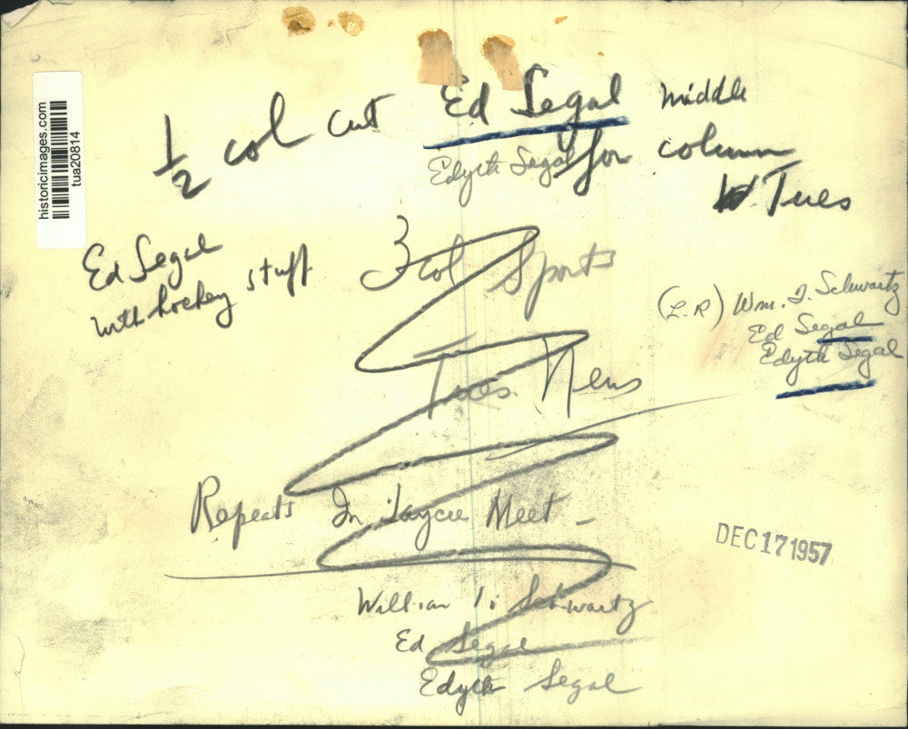 1957 Press Photo William T Schwartz, Ed Segal and Edyth Segal, hold trophy