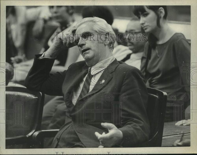 Load image into Gallery viewer, 1970 Press Photo Paul O'Dwyer sits in chair at meeting, Albany, New York
