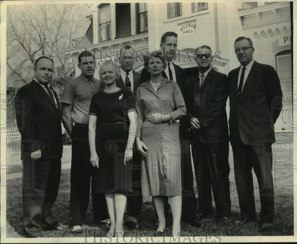 1963 Press Photo Democratic candidates for Town of Schodack office pose outside
