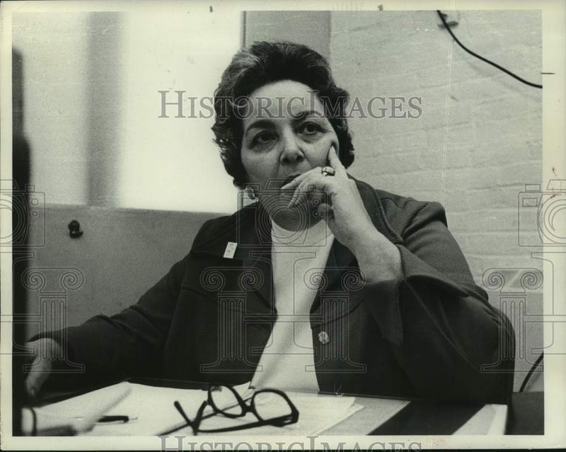 Load image into Gallery viewer, 1975 Press Photo Mary Ovesen listens intently - tua21590
