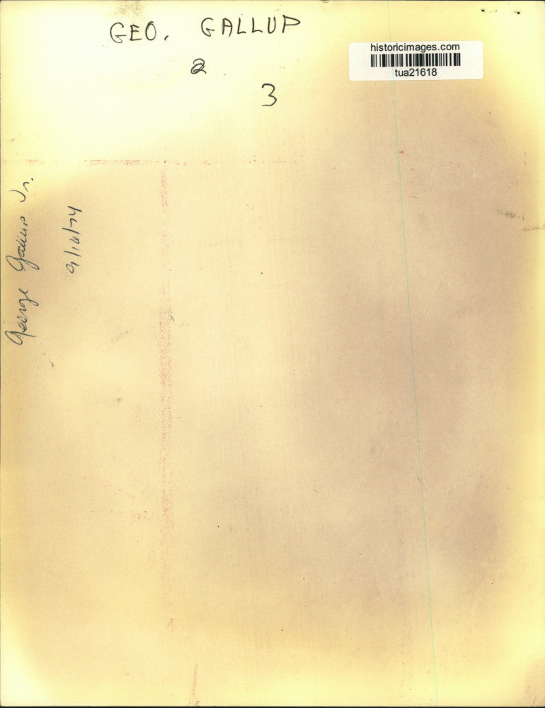 1974 Press Photo George Gallup, Jr talks to someone not in view of camera