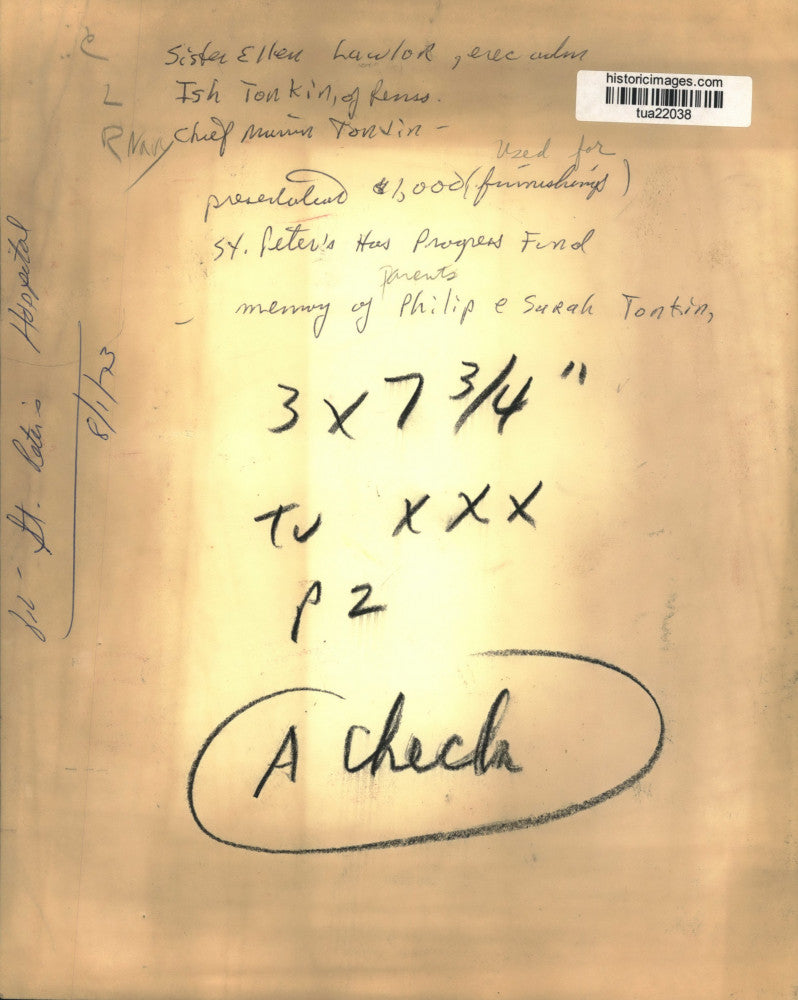 1973 Press Photo St. Peter's Hospital official receives donation in Albany, NY