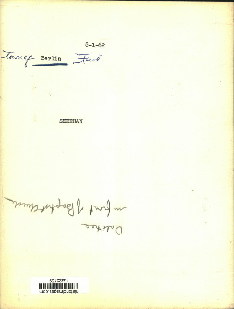 1962 Press Photo Sign on tree in front of burned down building, Berlin, New York