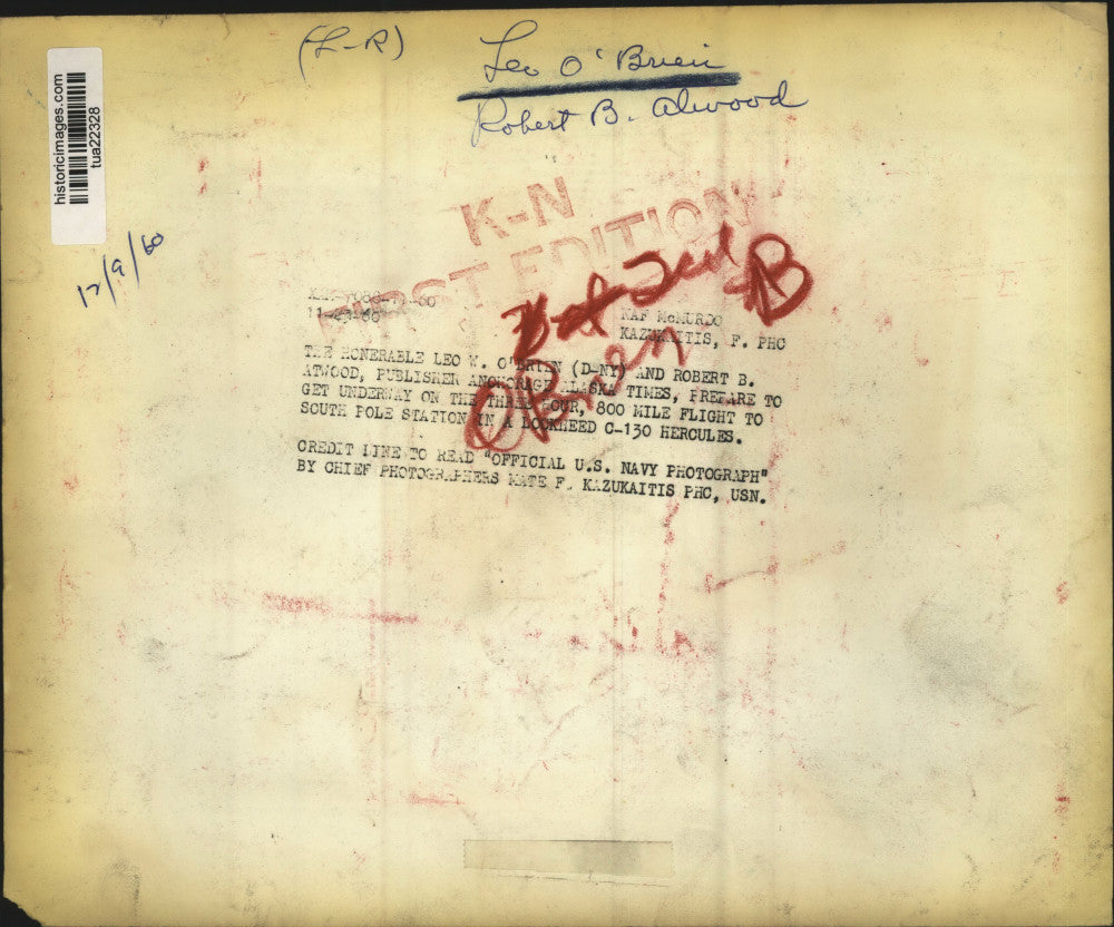 1960 Press Photo Leo O'Brien & Robert Atwood board plane for South Pole Station