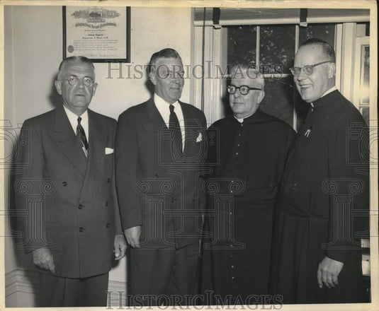 1953 Press Photo Congressman Leo W O'Brien (2nd L) visits Niagara University NY