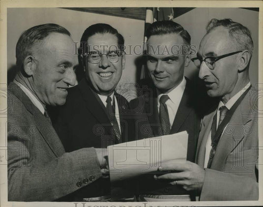 1960 Press Photo Four men review papers at Albany District Grand Lecturers event