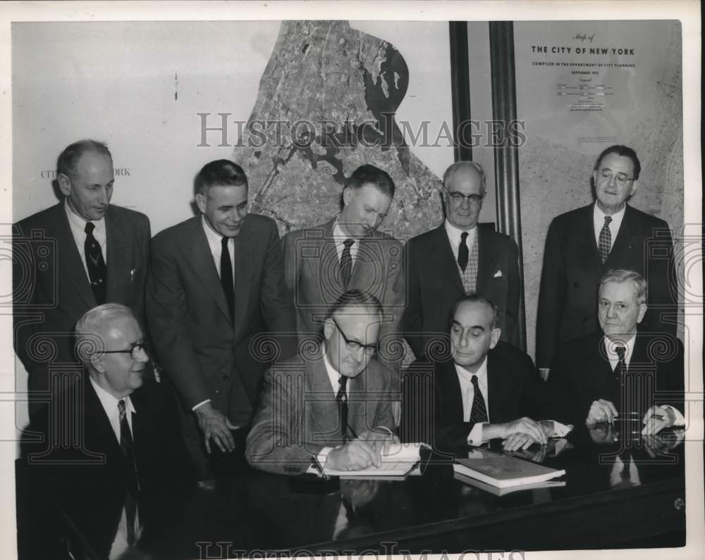 1955 Press Photo NYS Power Authority members negotiate with GE for generators