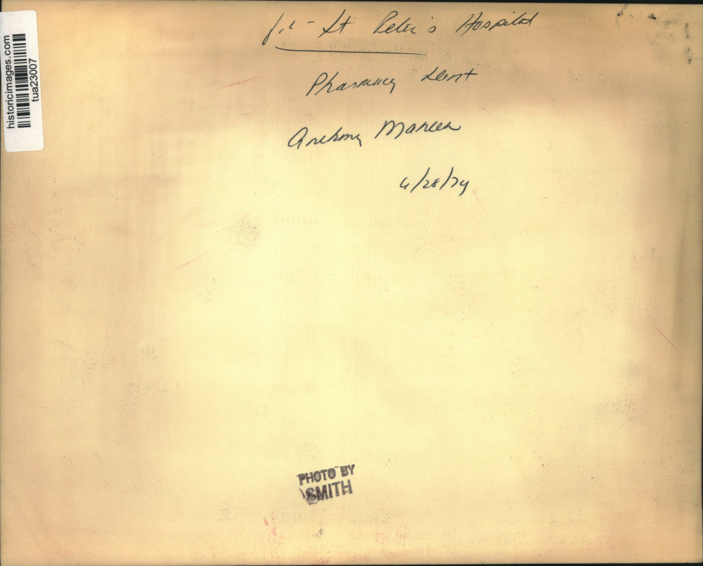 1974 Press Photo View of the pharmacy department at St Peter's Hospital