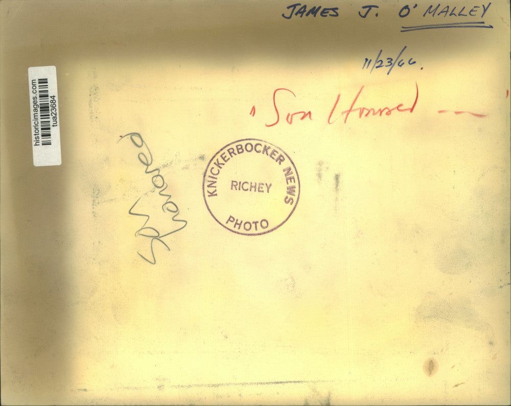 1966 Press Photo US Soldier honored with award in New York - tua23684