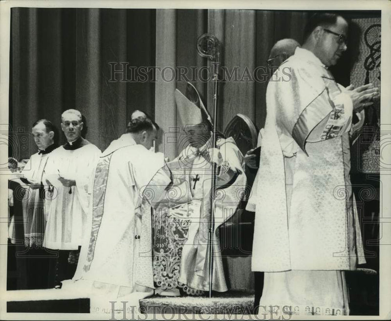 Load image into Gallery viewer, 1966 Press Photo Archbishop Joseph Ryan leads ceremony in Anchorage, Alaska
