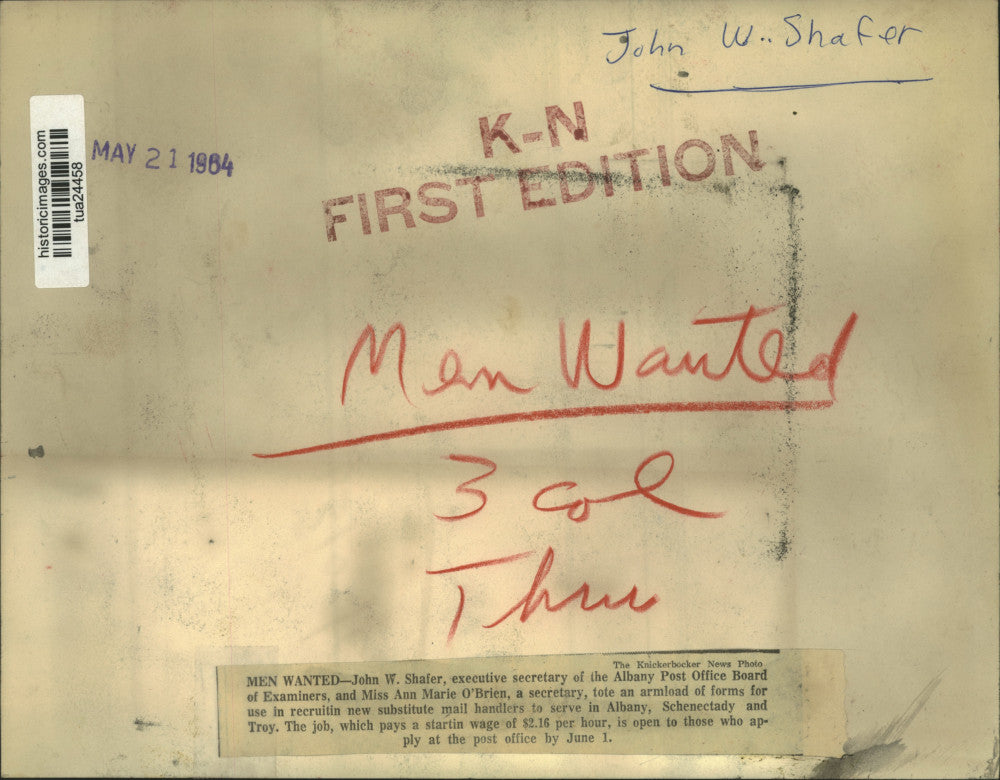 1964 Press Photo John Shafer & Ann Marie O'Brien carry forms for Post Office job