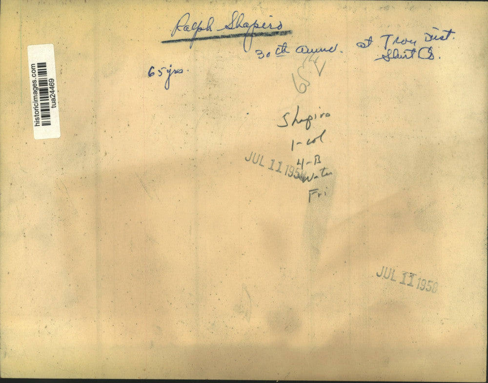 1958 Press Photo Ralph Shapiro, behind desk celebrates 30 years at Shirt factory