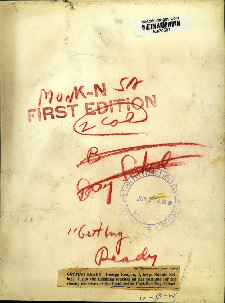 1961 Press Photo Students in costume at Loudonville, New York day school