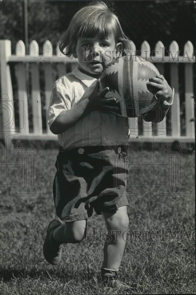 1941 Press Photo Young girl plays at St. Margaret's House & Hospital, Albany, NY