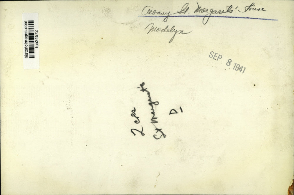 1941 Press Photo Young girl plays at St. Margaret's House & Hospital, Albany, NY