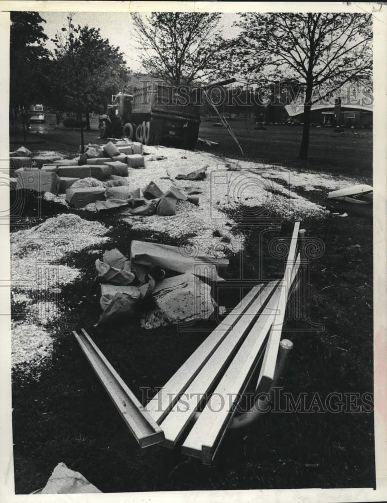 1978 Press Photo Auto accident outside St. Coleman&#39;s Home, Watervliet, New York