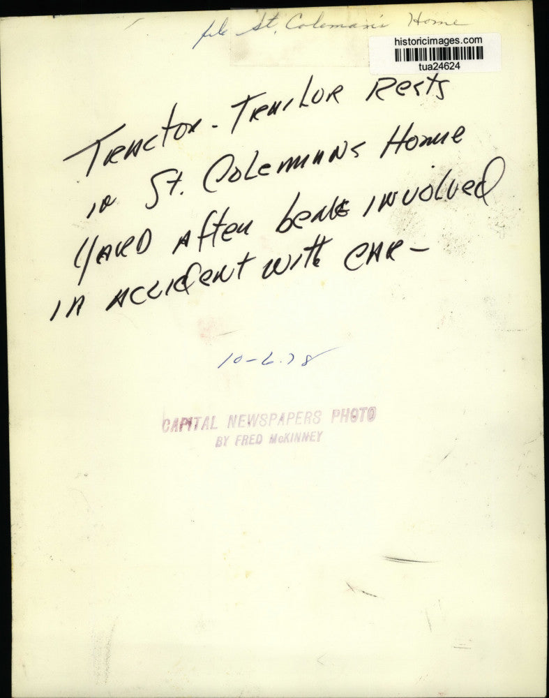 1978 Press Photo Auto accident outside St. Coleman's Home, Watervliet, New York