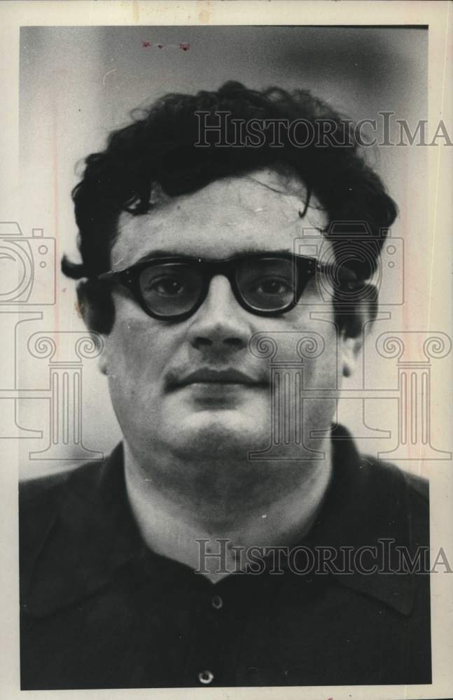 1974 Press Photo Ernie Lotano poses for photo - tua24646