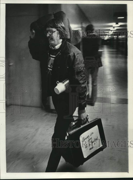 1978 Press Photo Shenendehowa, New York teacher prepares for sit-in strike