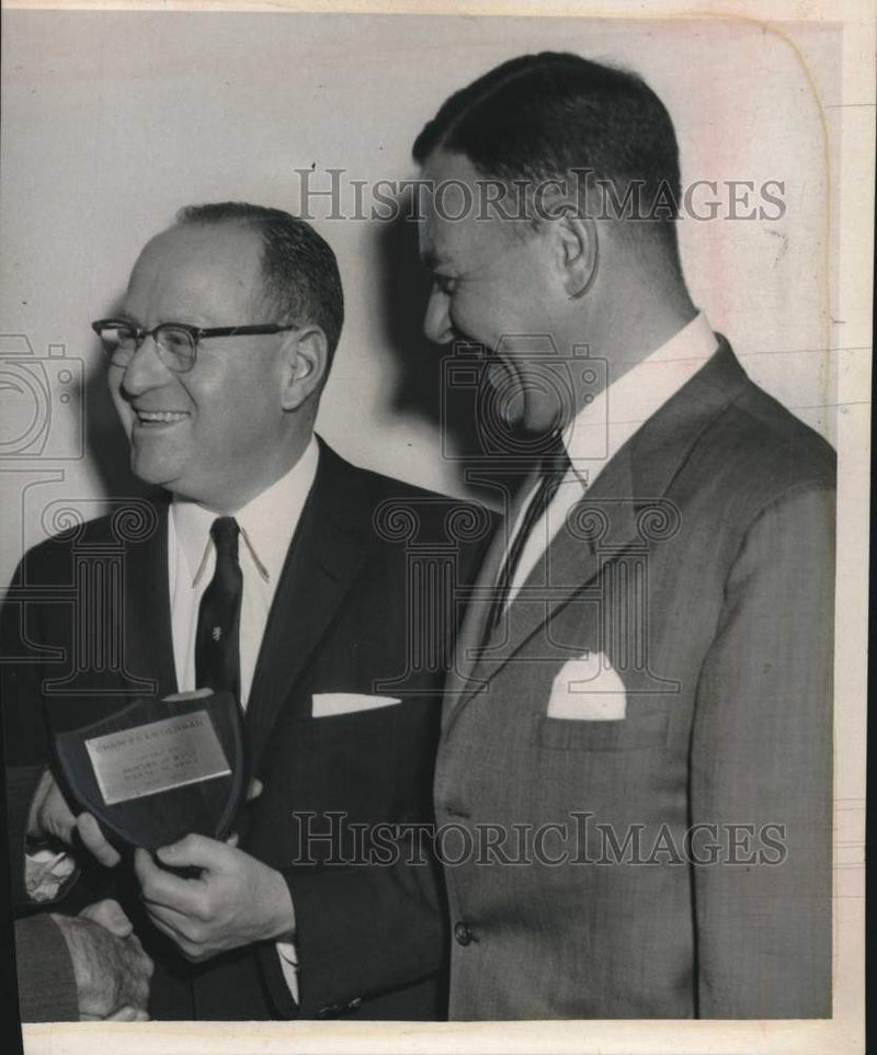 Load image into Gallery viewer, 1961 Press Photo Charles Lieberman &amp; Dr. Leonard Policoff in Albany, New York
