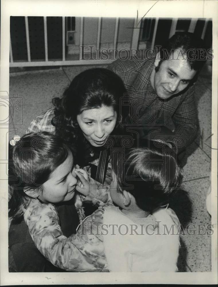 Load image into Gallery viewer, 1972 Press Photo Mr and Mrs Miguil Lozano and children Anita &amp; Monica
