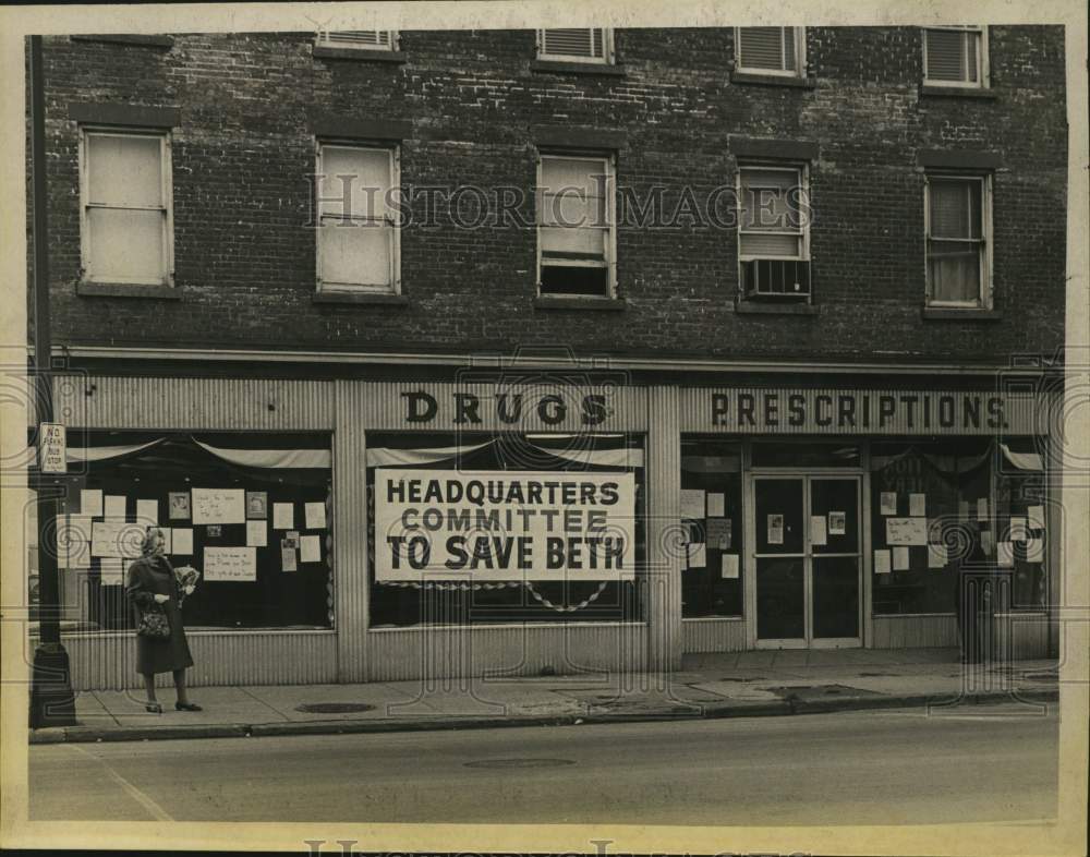 1966 Press Photo Committee to Save Elizabeth St John headquarters, Kingston, NY