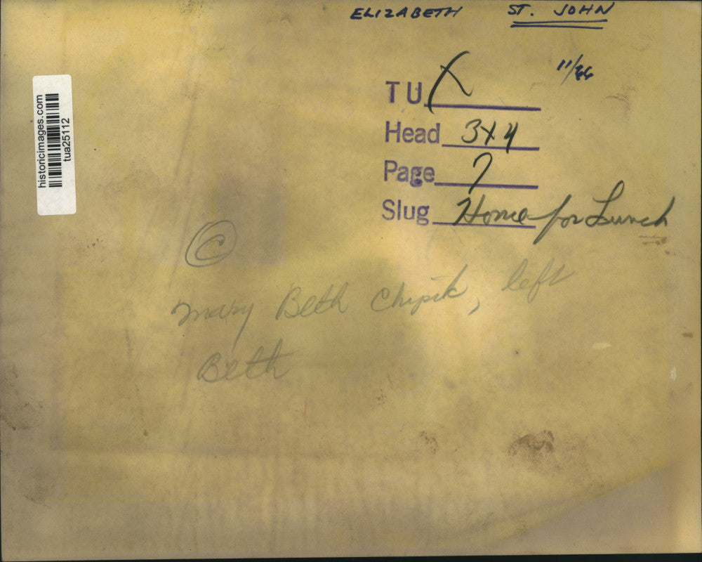 1966 Press Photo Mary Beth Chipik & Elizabeth St. John in Kingston, New York