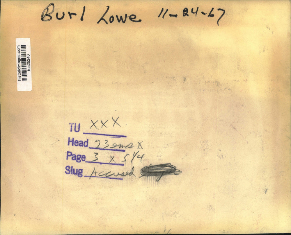 1967 Press Photo Burl Lowe escorted by Albany, New York police officers