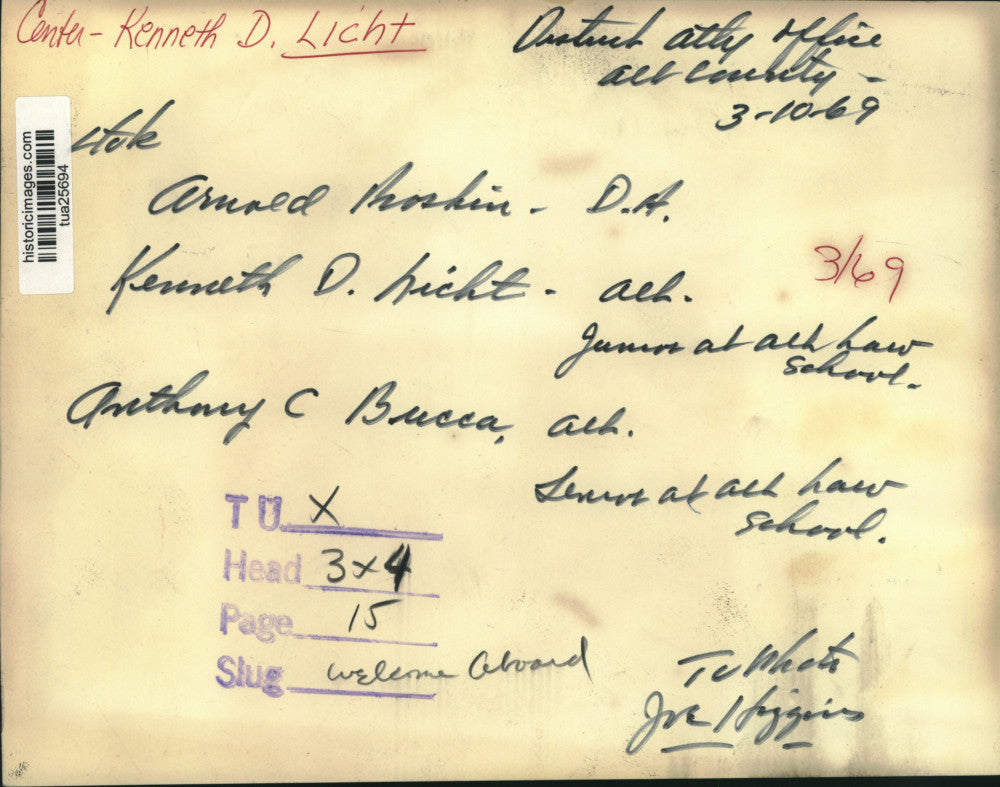 1969 Press Photo Albany District Attorney Arnold Proskin meets with law students