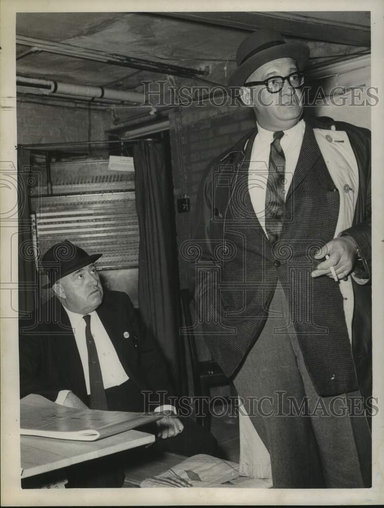 1962 Press Photo John Linden &amp; Edmund Koblenz in New York - tua25974