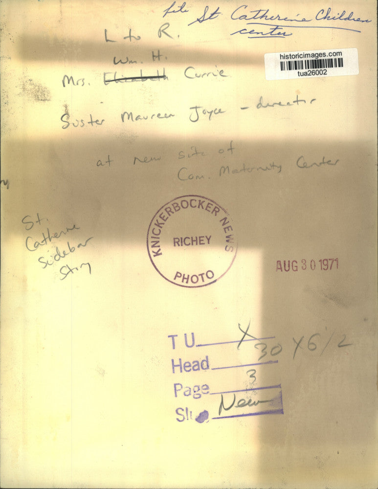 1971 Press Photo Mrs Currie & Sister Joyce look at blueprints for St Catherine's