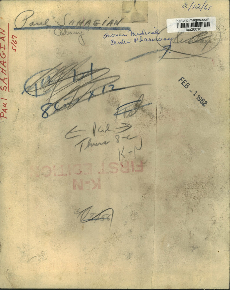 1956 Press Photo Paul Sahagian of Albany works at Groner Medical Center Pharmacy