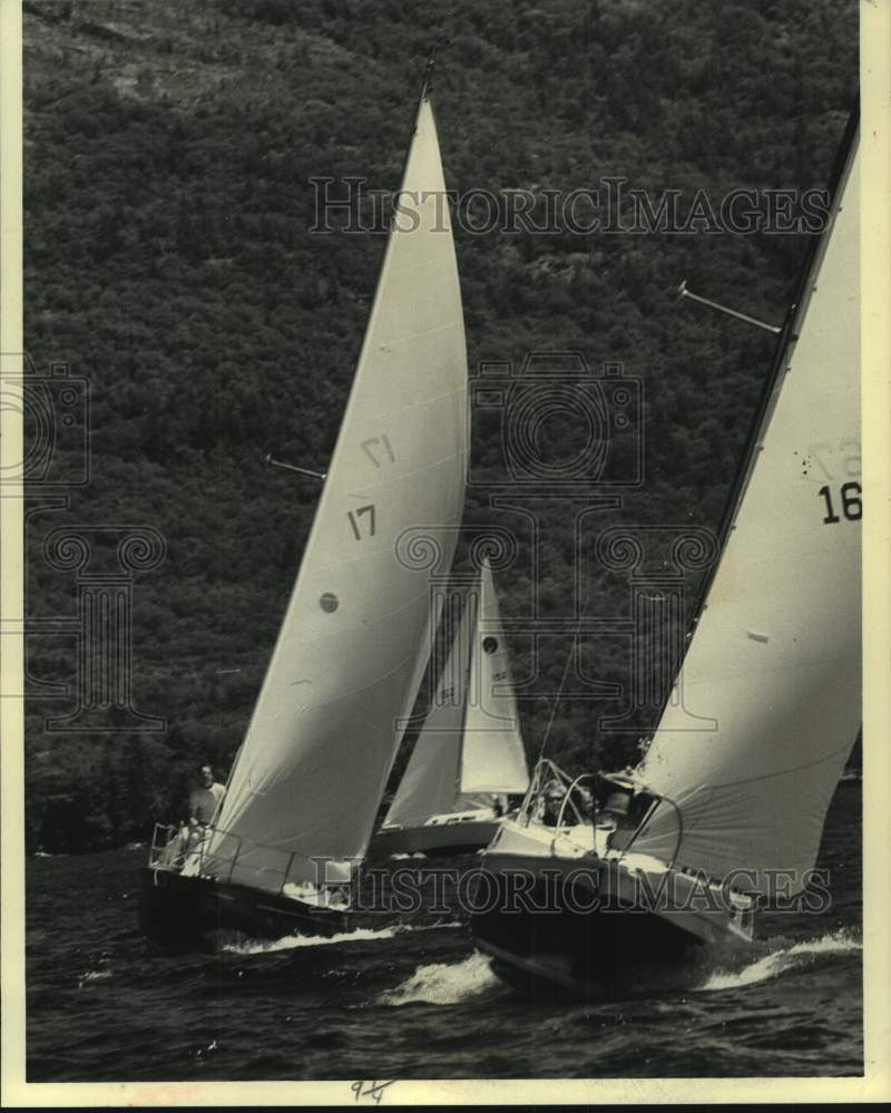 Load image into Gallery viewer, 1978 Press Photo Sailboats race across Lake George NY in Corinthian Cup Race
