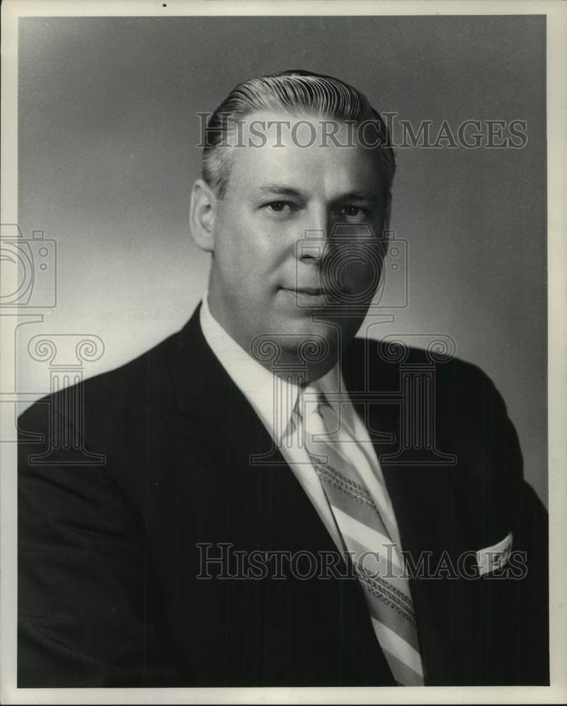 Load image into Gallery viewer, 1963 Press Photo Thomas B Ryan Assistant District Sales Manager, Ford Motor Co
