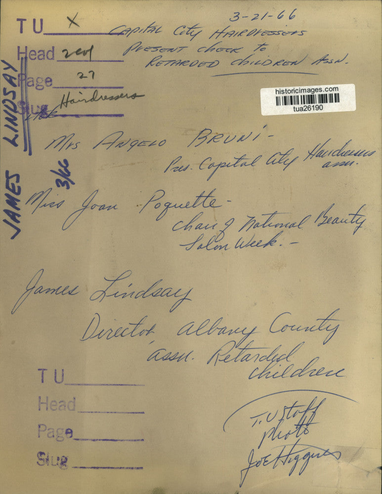 1966 Press Photo Albany, New York hairdressers donate to children's organization