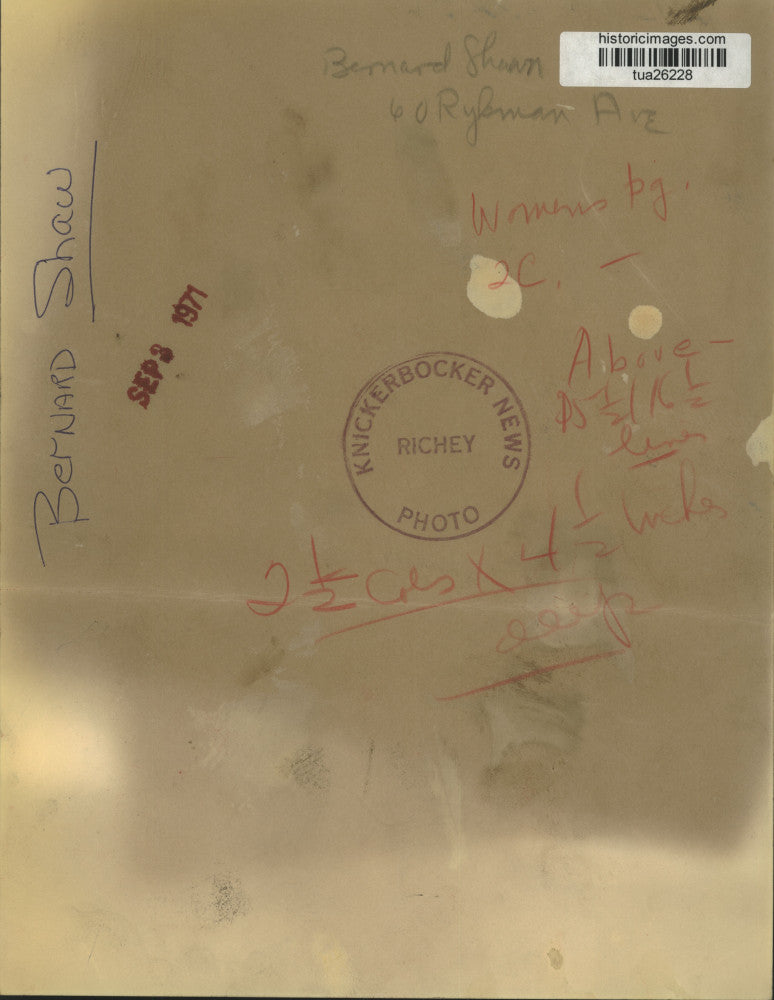 1971 Press Photo Bernard Shaw holds book "The Adventures of Ebony Jack"