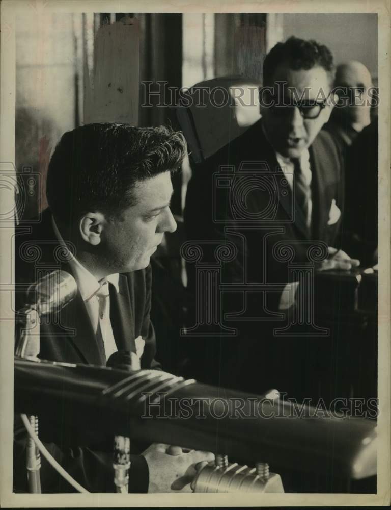 Load image into Gallery viewer, 1963 Press Photo Matthew Shea testifies at Broughton Hearing in City Hall
