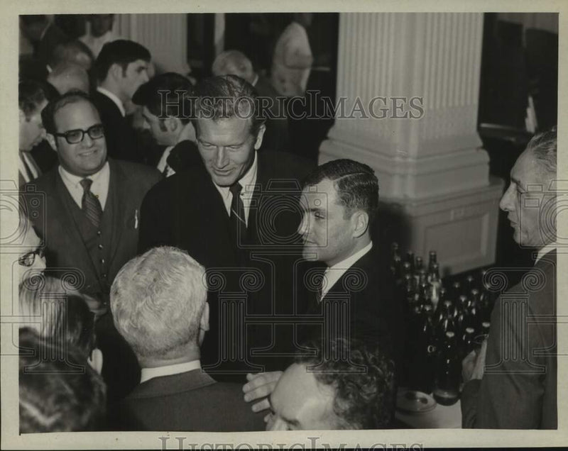 Load image into Gallery viewer, 1968 Press Photo New York City Mayor John V. Lindsay in Albany - tua26718
